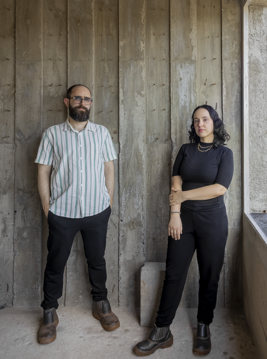 [:pb]Sobre[:en]About[:] 1